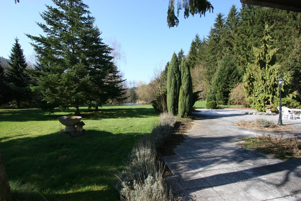 Park Hotel Am Schloss Ettringen  Esterno foto