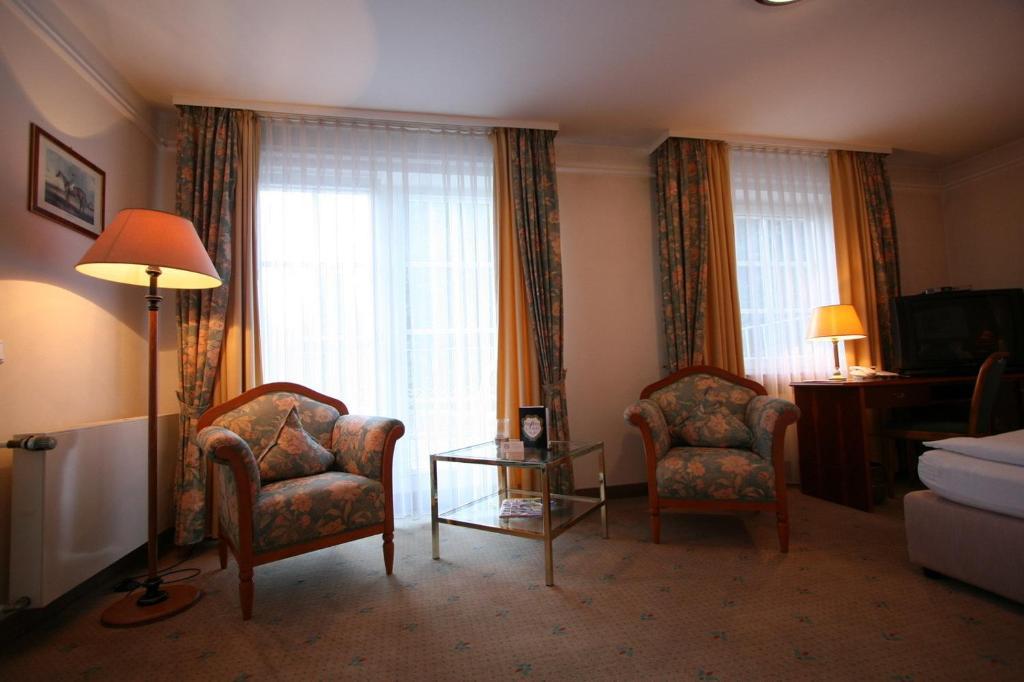 Park Hotel Am Schloss Ettringen  Esterno foto
